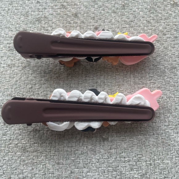 Hair Clips - Picture 2 of 7